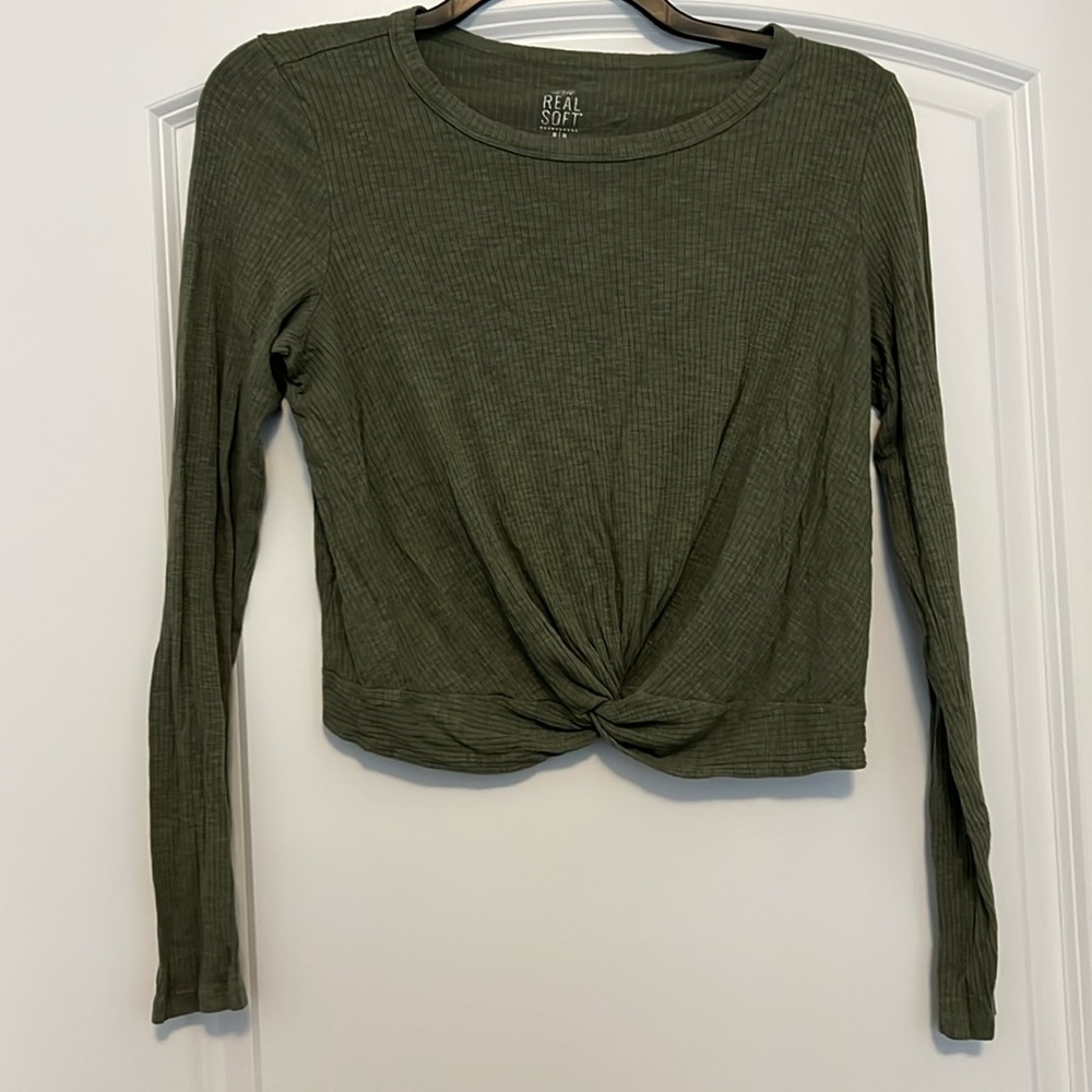 Comfy Aerie Cropped Shirt, Size M!